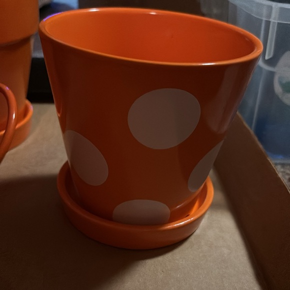 3 Orange porcelain & metal flower pots - Picture 2 of 5